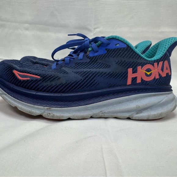 HOKA Clifton 9 women’s running shoe size 7B - Picture 7 of 13